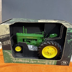 DWN Die-cast John Deere 1939 Model "B" Tractor 1/8 Scale NIP - Picture 1 of 10
