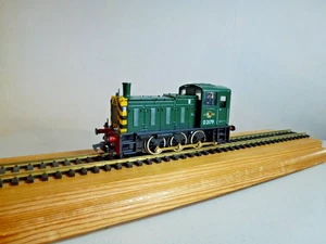 MAINLINE BR 03 DIESEL SHUNTER - D2179 BR GREEN - Picture 1 of 3