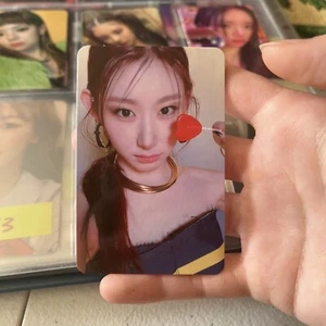 ITZY Guess Who Album - Chaeryeong Fotokarte - Bild 1 von 2
