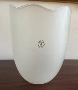 Lovely Vidrios De Levante Frosted White Vase- Spain, Wave Rim - Picture 1 of 8