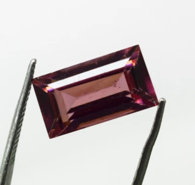 Natural Baguette Shape Red Garnet 8 to 10 Carat Approximate Ring Size Gemstone - Image 1 of 4