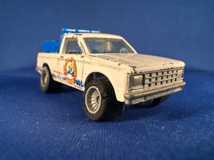 Vintage 1982 Hot Wheels White Beach Patrol Chevy S10 Pickup w/ Real Riders - Picture 1 of 5