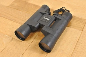 Zeiss 10x25 B Compact Binoculars Made in Germany T*P Coated Optics - Picture 1 of 18