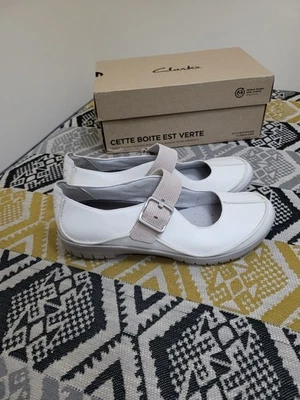 Worn Once Clarks Unstructured Un Bridge White Leather Mary Jane Shoes Size 7 - Image 1 of 4