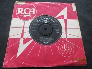 RARE THE ASTRONAUTS 7" VINYL "KUK - BAJI" 1963 UK RCA SURF ROCK PLAYS EXC- - Foto 1 di 5