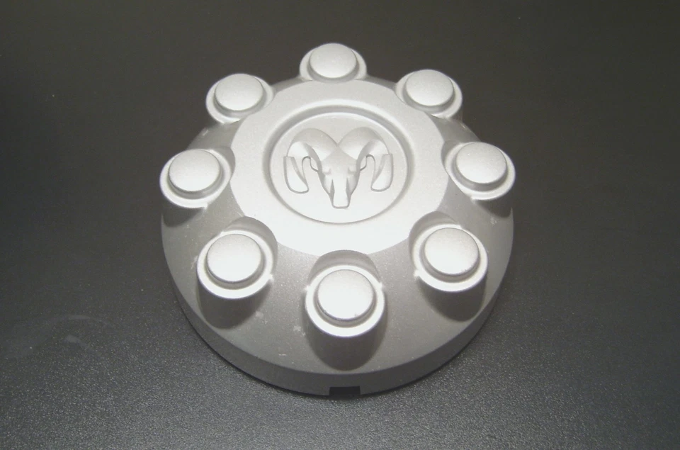 Dodge Ram 2500, 3500 2003-2013 camioneta pickup tapa central 8 orejetas p/n oxy18pakab pintado Foto 1 de 1