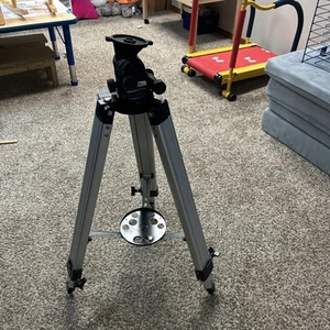 Meade Deluxe Field Tripod for ETX Series - Picture 1 of 7