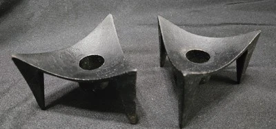 Candelabros trípode de hierro fundido vintage Brutalist MCM minimalista Japón Foto 1 de 4