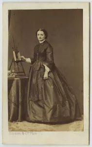 CDV 1860-70. Hélène Mallet (1839-1969) Tochter des Bankiers Edmond Mallet. Gemälde - Bild 1 von 2