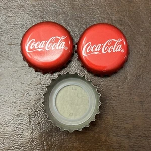 Lote de 25 Tapas de Botella de Coca-Cola Coca-Cola para Artesanía Proyectos de Arte Limpio Coleccionable - Imagen 1 de 1