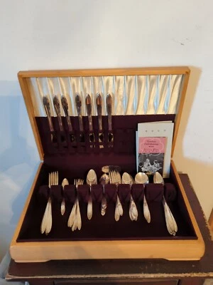 Conjunto de 68 talheres Nobility Plate com caixa original  - Imagem 1 de 4