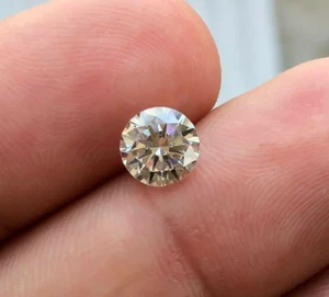 2.20Cts Lab Created Synthetic Brilliant White Diamond 7x7x4 MM Brilliant Diamond - Picture 1 of 5