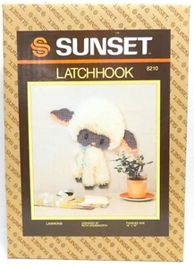 Vintage SUNSET LATCHHOOK KIT - LAMB #8210 - Picture 1 of 3