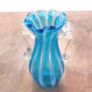 Vintage Kunstglas Mini Vase Murano Sommerso gestreift blau gold klar Henkel 4 Zoll - Bild 1 von 10