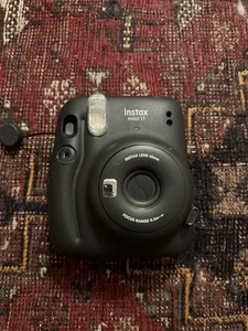 Fujifilm Instax Mini 11 fotocamera pellicola istantanea nera - Foto 1 di 3