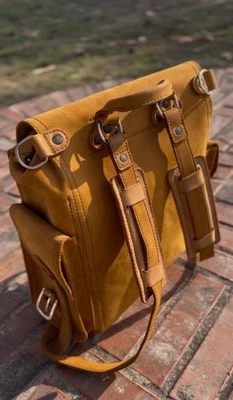马鞍背皮革背心背包烟草 — 第 1/4 张图片