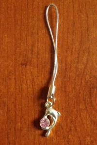 bijou de portable argenté dauphin strass rose 19 x 12 mm - Photo 1 sur 2