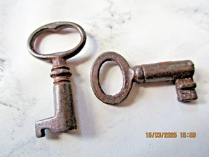 ANTIQUE HOLLOW ( 2 ) BARREL KEYS,CABINET LOCK BOX, SKELETON , RUSTY - Picture 1 of 4