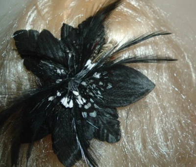 Vintage 50s Black Feathers Flowers Fascinator Hair Clip and Pin - Image 1 of 2
