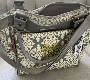 Petunia Pickle Bottom Satchel Breakfast in Berkshire City Carryall Diaper Bag - Picture 1 of 3