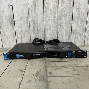 Live Wire / Livewire 11-Outlet Power Conditioner and Distribution System - Picture 1 of 15