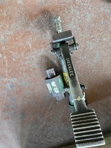 Greenlee 1725 Hydraulic Foot Pump and Cylinder (No Hose) - Picture 1 of 5