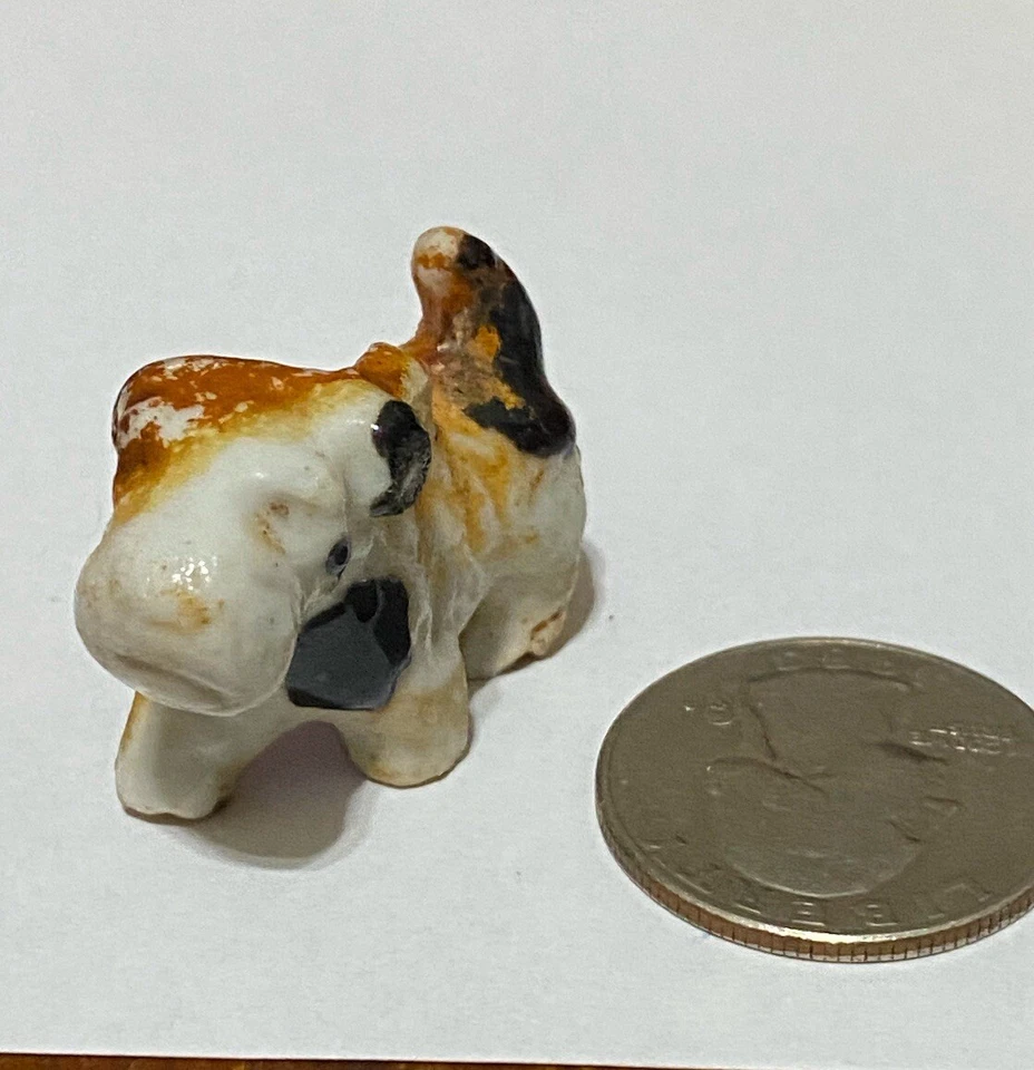 "Pequeño perro colgante adorno cerámica manchado pequeño perro amante regalo vintage 1,5"" leer" Foto 1 de 4