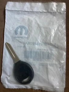 Genuine MOPAR Blank Key 05018497AA - Bild 1 von 2