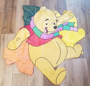 Winnie the Pooh Windsculpts Bandera HOJAS DE OTOÑO Doble Cara 42" x 42" - Imagen 1 de 4