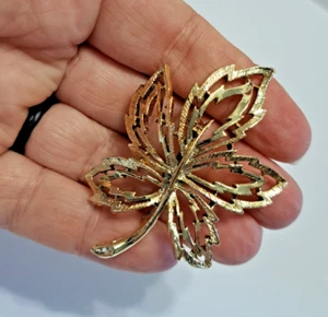 Leaf BROOCH Pin - GOLD Tone COSTUME - 2.5’’ NATURE Fashion - Picture 1 of 5