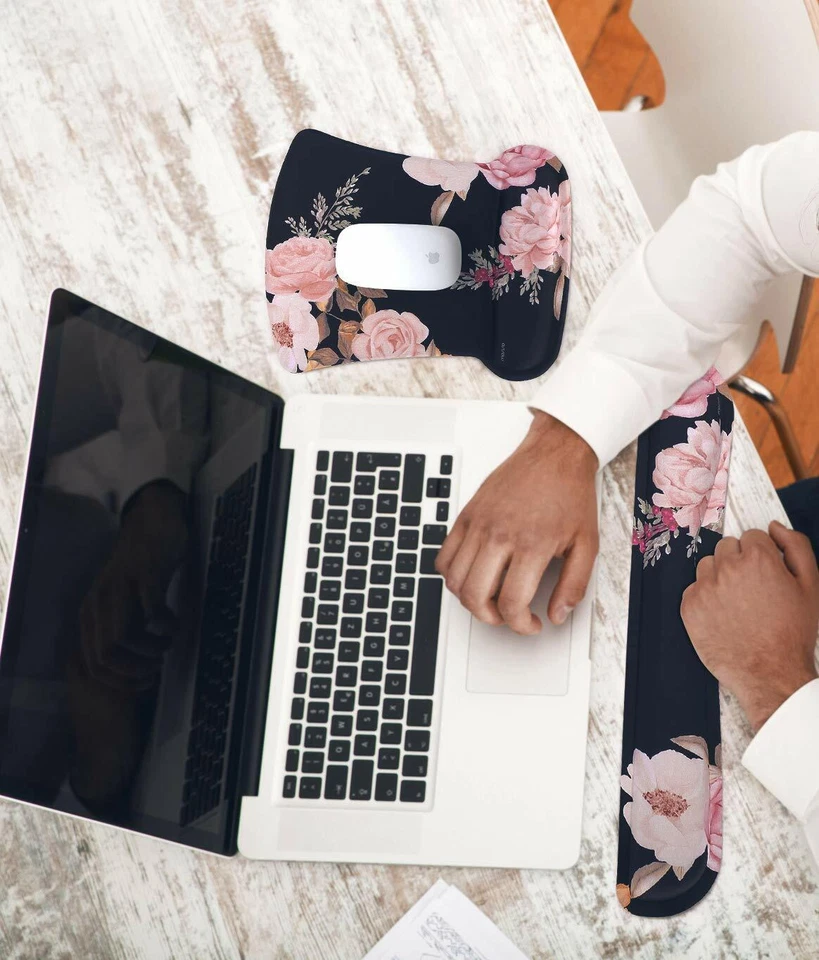 Comfortable Wrist Support Neoprene Gel Wrist Rest Ergonomic Mouse Mat  - Image 1 of 4