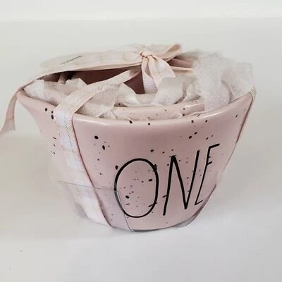 НОВЫЕ розовые крапчатые мерные чашки Rae Dunn — набор из 4 пасхальных 2022 года - Изображение 1 из 4