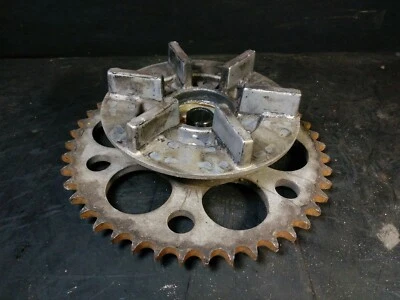 Yamaha XJ550 J Maxim 82 XJ 550 1982 rueda trasera piñón y portador Yics usado fabricante de equipos originales Foto 1 de 4