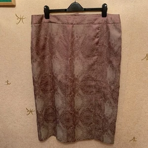Midi Skirt Roman Originals embossed style Size 22. New - Picture 1 of 6
