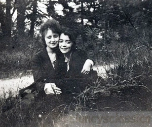 1922 Affectionate Women hug Sitting On a hillside Lesbian int - Picture 1 of 2