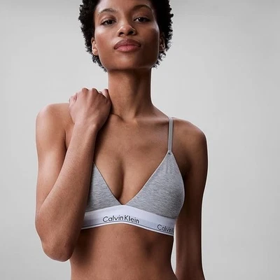 Bralette inalámbrico triángulo ligeramente forrado de algodón moderno negro Calvin Klein para mujer Foto 1 de 4
