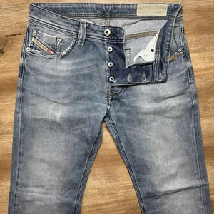Diesel Jeans Men 32x30 Blue Larkee Regular Straight Leg Thrashed Modern Casual - Picture 1 of 13