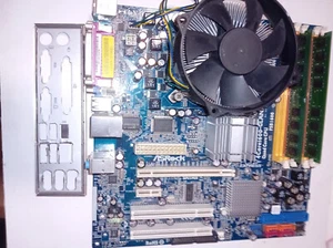Placa base ASROCK 4 CORE 1600 GLAN + QUAD CORE Q6600+ 4 GB DDR2 + REFR - Imagen 1 de 3