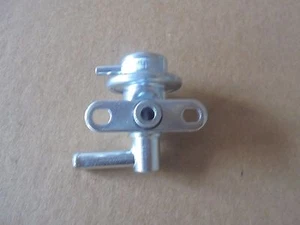 Fuel Injection Pressure Regulator Standard PR196 fits 92-95 Mazda 929 3.0L-V6 - Picture 1 of 6