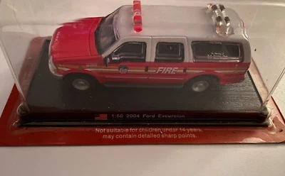 L230E Del Prado Fire 2004 Ford Excursion - 1:50 - Image 1 of 3