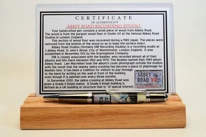 Kugelschreiber aus einem kleinen Stück Holz von Abbey Road Studios in Acryl gegossen. - Bild 1 von 11