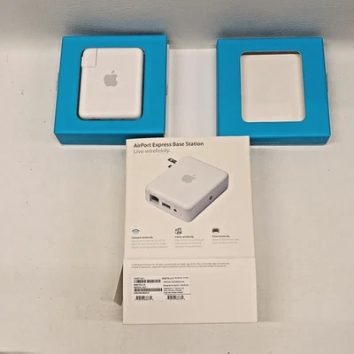 Apple Airport Express A1084 54 Mbps Wireless G Router (M9470LL/A) - Image 1 of 4