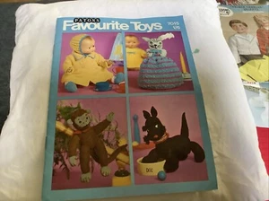 Patons Favourite Toys Book Knitting Pattern 7015 - Picture 1 of 3