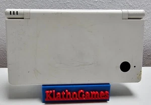 Nintendo DSi en blanco, versión japonesa (NTSC-J) C8752 - Imagen 1 de 4