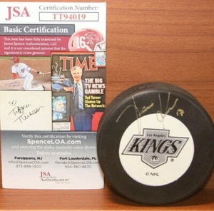 Jari Kurri LA Kings signed puck, Edmonton Oilers, Flyers and The Canadians/ COA - Picture 1 of 5