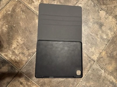 Funda Targus Click-In EcoSmart para Apple iPad/Pro/Air de 10,2"/10,5" - Negra Foto 1 de 3