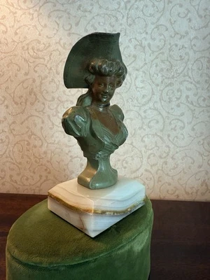 Busto de dama antiguo miniatura de metal bronceado sobre mármol espíritu francés de la libertad Foto 1 de 4