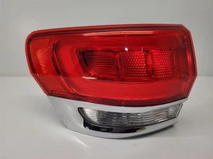 2015-2021 JEEP GRAND CHEROKEE LH Driver Tail Light Quarter Panel Mounted - Picture 1 of 12