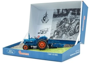 UNIVERSAL HOBBIES,FORDSON Super Dexta with 2 Corps RANSOMES TS 54A plough - L... - Picture 1 of 6