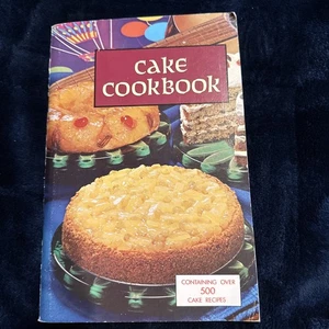 Vintage 1968 Cake Cookbook – over 500 Classic Recipes – Baking Retro! - Bild 1 von 7